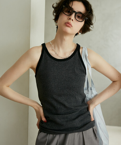 FREAK'S STORE（フリークスストア）の「MILLER/ミラー Panel Rib America Sleeve Tank/パネルリブ アメスリタンクトップ/カップ付きタンクトップ（タンクトップ・レディース・ダークブラウン/チャコール/レッド・ﾌﾘ-）」の17枚目の写真