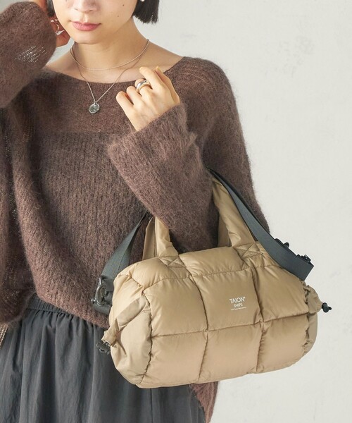 TAION(タイオン)の「【SHIPS別注】TAION: BOSTON BAG(ボストンバッグ・レディース・ブラック/ベージュ/ブラウン/クリーム・ONE SIZE)」の4枚目の写真