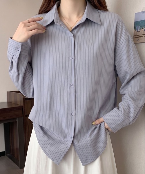 BLoomMe(ブルームミー)の「細ストライプ オーバーサイズシャツ(シャツ/ブラウス・レディース・ベージュ/ブルー・M)」の4枚目の写真