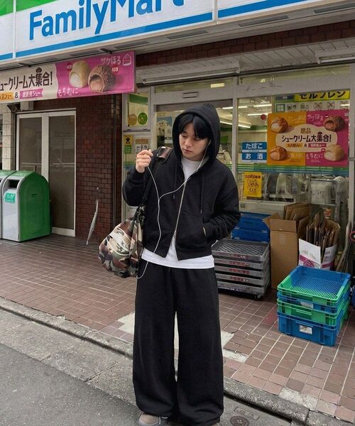 NOMING(ノミング)の「ワンタックワイドスウェットパンツ - チャコール(スウェットパンツ・メンズ・チャコール・SMALL/MEDIUM/LARGE/X-LARGE)」の16枚目の写真