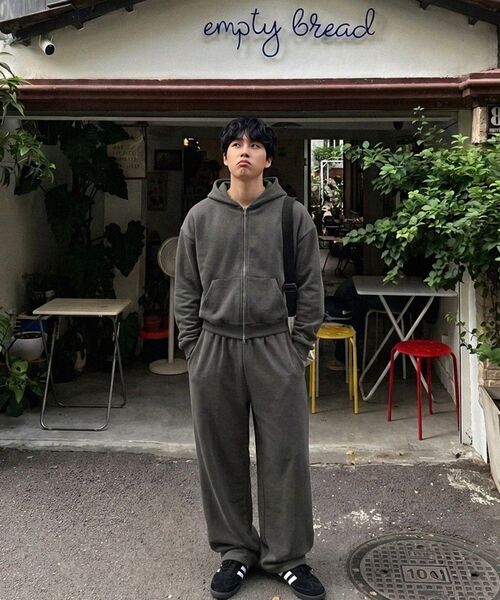 NOMING(ノミング)の「ワンタックワイドスウェットパンツ - チャコール(スウェットパンツ・メンズ・チャコール・SMALL/MEDIUM/LARGE/X-LARGE)」の17枚目の写真