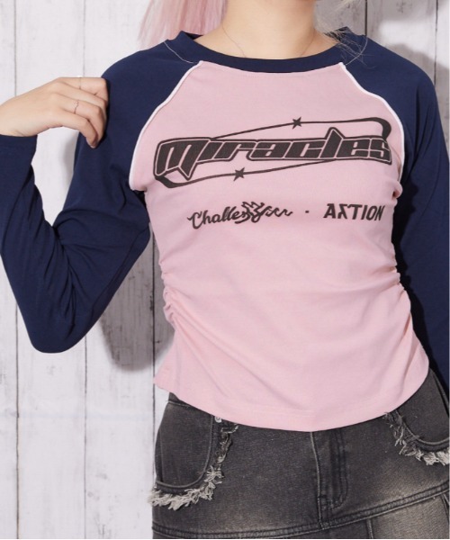 GORGE（ゴージ）の「ラインラグラン ロゴトップス｜全3色（Tシャツ/カットソー・レディース・オフホワイト/チャコール/ピンク・F）」の3枚目の写真