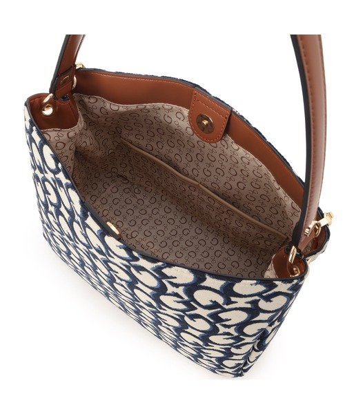 Guess（ゲス）の「NEWPORT Bucket Crossbody（ショルダーバッグ・レディース・ホワイト/ネイビー・ONE SIZE）」の11枚目の写真