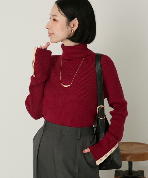Aunely(オーネリー)の「【Aunely】<パチレスニット>ゴールドボタンタートルネックリブニット(ニット/セーター・レディース・グレー/グレイッシュベージュ/ブラック/ブラック系/ネイビー/アイボリー/グリーン/ブルー系/ブラウン/レッド・M/L)」の12枚目の写真