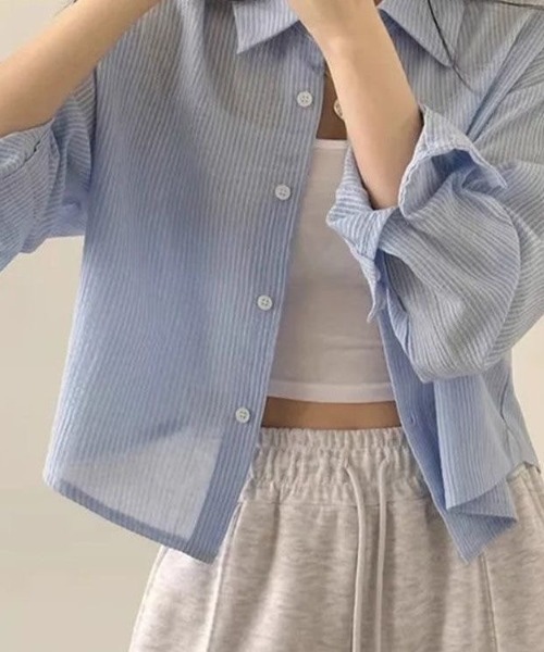 lulufa(ルルファ)の「シアーショート丈シャツ(シャツ/ブラウス・レディース・ブルー/ホワイト・FREE)」の4枚目の写真
