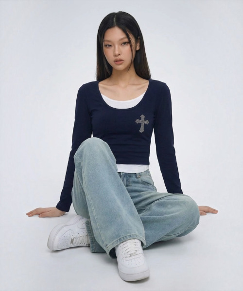BORN SLIPPY(ボーンスリッピー)の「クリスタルクロスレイヤード長袖Tシャツ (ネイビー)(Tシャツ/カットソー・レディース・その他・FREE)」の2枚目の写真
