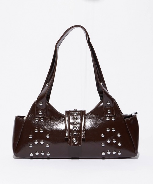 Chick（チック）の「Stud Design Square Bag/スタッズデザインスクエアバッグ（ショルダーバッグ・レディース・レッド/ブラウン・FREE）」の2枚目の写真