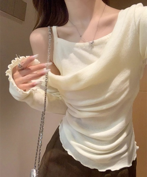 Miniministore(ミニミニストア)の「キャミレイヤード風オフショルトップス長袖(Tシャツ/カットソー・レディース・ワインレッド/ブラック/ライトブルー/アイボリー/ピンク・FREE)」の2枚目の写真