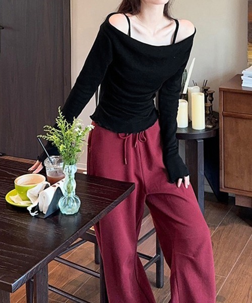 Miniministore(ミニミニストア)の「キャミレイヤード風オフショルトップス長袖(Tシャツ/カットソー・レディース・ワインレッド/ブラック/ライトブルー/アイボリー/ピンク・FREE)」の13枚目の写真