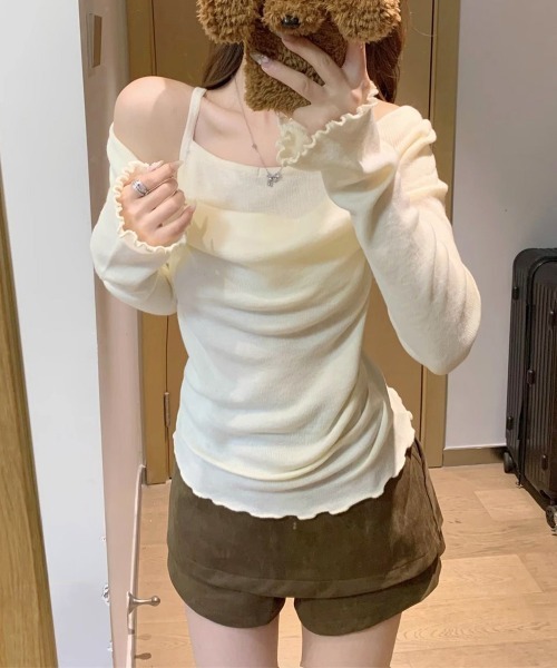 Miniministore(ミニミニストア)の「キャミレイヤード風オフショルトップス長袖(Tシャツ/カットソー・レディース・ワインレッド/ブラック/ライトブルー/アイボリー/ピンク・FREE)」の14枚目の写真