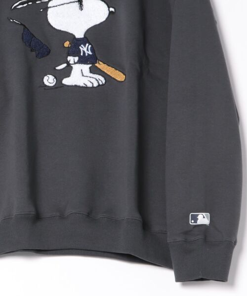 PEANUTS(ピーナッツ)の「【PEANUTS/ピーナッツ】【ユニセックスデザインでリンクコーデにも◎】MLB×PEANUTS 裏起毛トレーナー 保温 キャラクター ドジャース ヤンキース パイレーツ(スウェット・メンズ・ベージュ系その他2/ブラック系その他3/グレー系その他3/グレー系その他/ブラック系その他2/ブルー系その他・LARGE/X-LARGE/MEDIUM)」の8枚目の写真