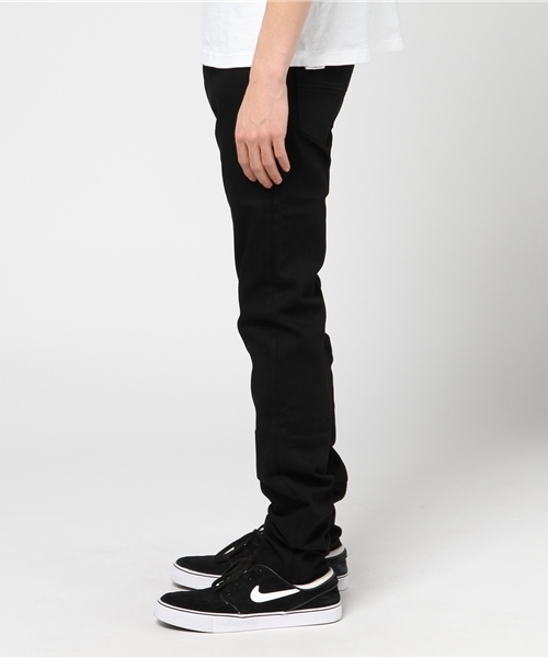 BLACK LABEL CRESTBRIDGE（ブラックレーベル・クレストブリッジ）の「エクストラフィット スキニーデニム（デニムパンツ・メンズ・ネイビー/ブラック・76/79/73/70/82）」の3枚目の写真