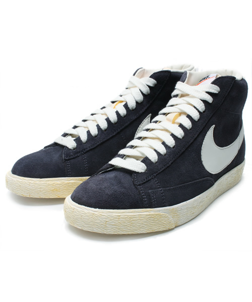 NIKE（ナイキ）の「BLAZER HI SUEDE(VNTG)（スニーカー・レディース・グレー/パープル/ピンク・23/23.5/24/24.5/26/26.5/28/28.5/27/27.5）」の2枚目の写真