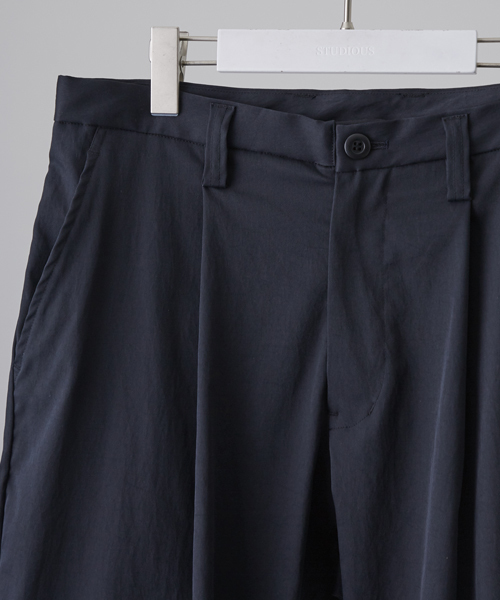 STUDIOUS（ステュディオス）の「ファンクショナルチノテーパードパンツ（チノパンツ・メンズ・ブラック/ベージュ・3/2/1）」の3枚目の写真