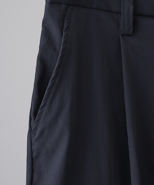 STUDIOUS（ステュディオス）の「ファンクショナルチノテーパードパンツ（チノパンツ・メンズ・ブラック/ベージュ・3/2/1）」の4枚目の写真