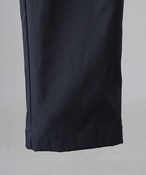 STUDIOUS（ステュディオス）の「ファンクショナルチノテーパードパンツ（チノパンツ・メンズ・ブラック/ベージュ・3/2/1）」の5枚目の写真