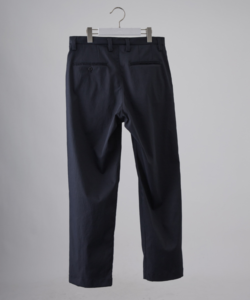 STUDIOUS（ステュディオス）の「ファンクショナルチノテーパードパンツ（チノパンツ・メンズ・ブラック/ベージュ・3/2/1）」の6枚目の写真