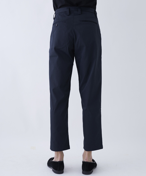 STUDIOUS（ステュディオス）の「ファンクショナルチノテーパードパンツ（チノパンツ・メンズ・ブラック/ベージュ・3/2/1）」の10枚目の写真