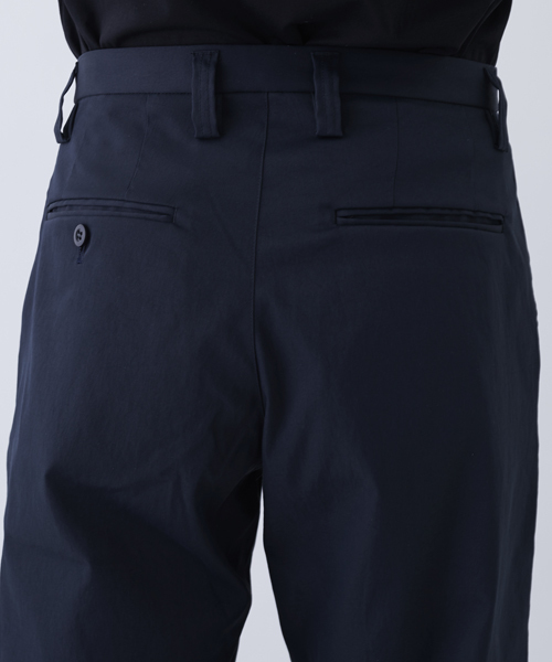 STUDIOUS（ステュディオス）の「ファンクショナルチノテーパードパンツ（チノパンツ・メンズ・ブラック/ベージュ・3/2/1）」の13枚目の写真