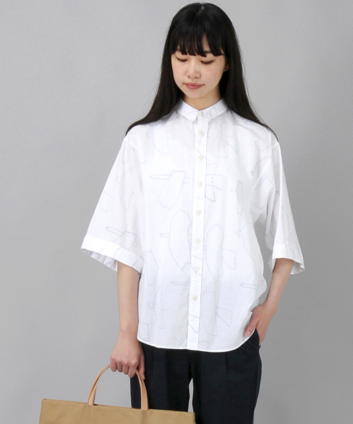 Ne-net（ネネット）の「S はばたきシャツ（シャツ/ブラウス・レディース・ホワイト/ブラック/イエロー・02）」の2枚目の写真