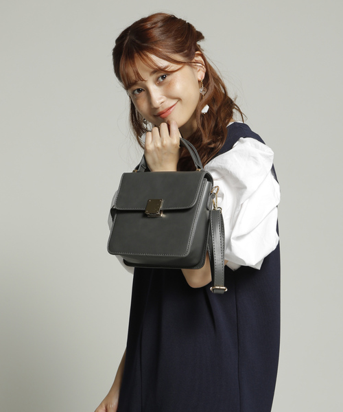 PLAIN CLOTHING（プレーンクロージング）の「ワンハンドルスクエアバッグ/ショルダーバッグ【PLAIN CLOTHING】（ショルダーバッグ・レディース・キャメル/ブラック/グレー・FREE）」の2枚目の写真