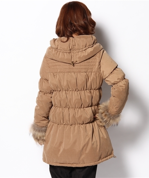 Acienta（アシエンタ）の「袖ファーダウン（ダウンジャケット/コート