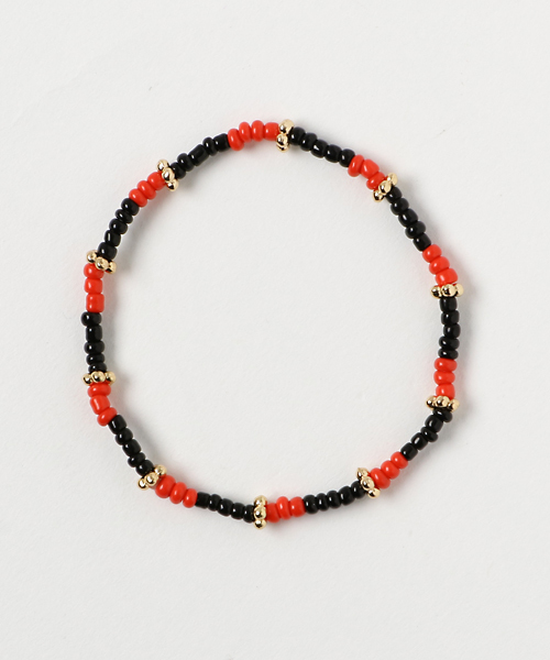 WEGO（ウィゴー）の「WEGO/ビーズゴムブレスレット（ブレスレット・メンズ・レッド/レッド系その他/ホワイト/ブラック系その他/ターコイズブルー/その他1/その他2/その他3/ブラック・FREE）」の4枚目の写真