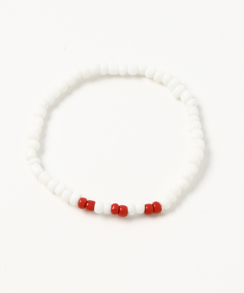 WEGO（ウィゴー）の「WEGO/ビーズゴムブレスレット（ブレスレット・メンズ・レッド/レッド系その他/ホワイト/ブラック系その他/ターコイズブルー/その他1/その他2/その他3/ブラック・FREE）」の2枚目の写真