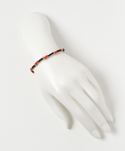 WEGO（ウィゴー）の「WEGO/ビーズゴムブレスレット（ブレスレット・メンズ・レッド/レッド系その他/ホワイト/ブラック系その他/ターコイズブルー/その他1/その他2/その他3/ブラック・FREE）」の11枚目の写真