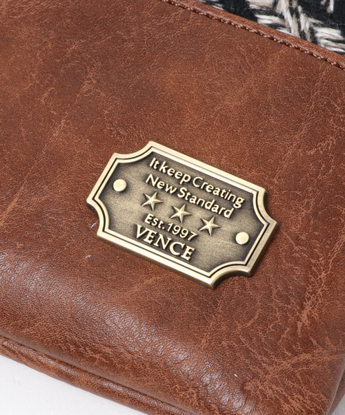 VENCEEXCHANGE（ヴァンスエクスチェンジ）の「千鳥柄ラウンドクラッチ                （クラッチバッグ・メンズ・ブラック/ブラウン・FREE）」の6枚目の写真