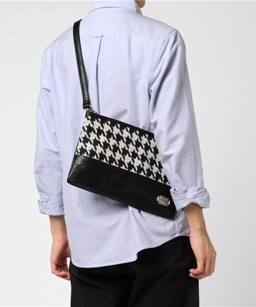 VENCEEXCHANGE（ヴァンスエクスチェンジ）の「千鳥柄ラウンドクラッチ                （クラッチバッグ・メンズ・ブラック/ブラウン・FREE）」の11枚目の写真