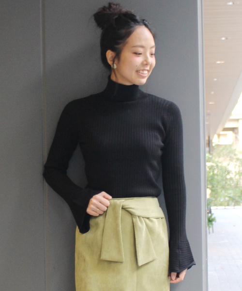 ivory court（アイボリーコート）の「【SIMPLICITE】ベルスリーブプルオーバー◆（ニット/セーター・レディース・ブラック/ベージュ/レッド・FREE）」の2枚目の写真