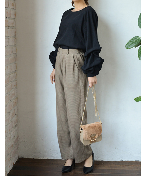 Re:EDIT（リエディ）の「すっきり美脚ストレートパンツ（その他パンツ・レディース・ブラック/ベージュ/ブラウン/グレー/ブラック系その他/ブラウン系その他/バーガンディー/グリーン系その他/モカ・LARGE/MEDIUM/SMALL）」の17枚目の写真