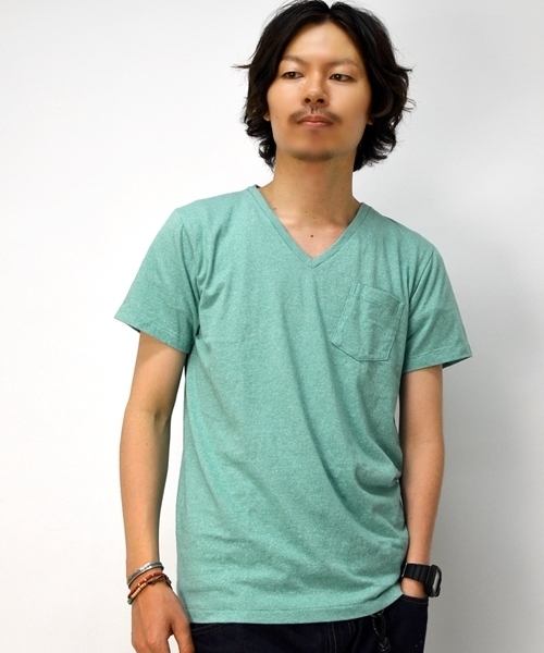 SHIPS（シップス）の「VELVA SHEEN: Vネック ポケットTEEシャツ（カラー）（Tシャツ/カットソー・メンズ・ピンク/イエロー/ライトグリーン/ブルー/グリーン/ライトピンク/ライトブルー・SMALL/MEDIUM/LARGE）」の2枚目の写真