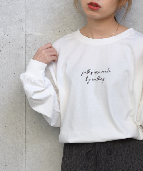 w closet（ダブルクローゼット）の「ガーリーロゴロンTee_（Tシャツ/カットソー・レディース・ブラック/オフホワイト/サックスブルー/スモークグレー・FREE）」の2枚目の写真