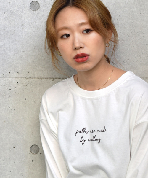 w closet（ダブルクローゼット）の「ガーリーロゴロンTee_（Tシャツ/カットソー・レディース・ブラック/オフホワイト/サックスブルー/スモークグレー・FREE）」の8枚目の写真