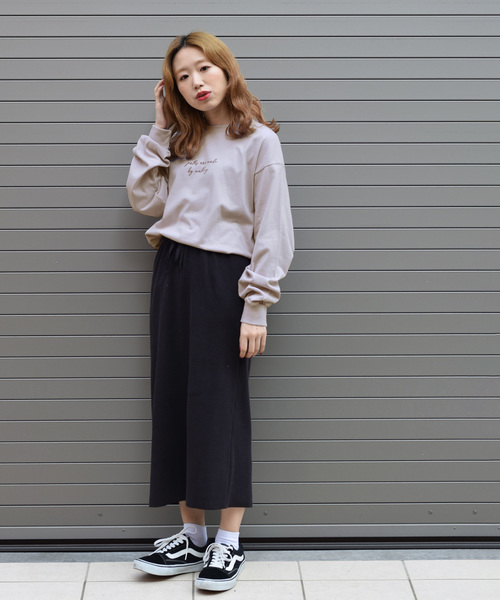 w closet（ダブルクローゼット）の「ガーリーロゴロンTee_（Tシャツ/カットソー・レディース・ブラック/オフホワイト/サックスブルー/スモークグレー・FREE）」の17枚目の写真
