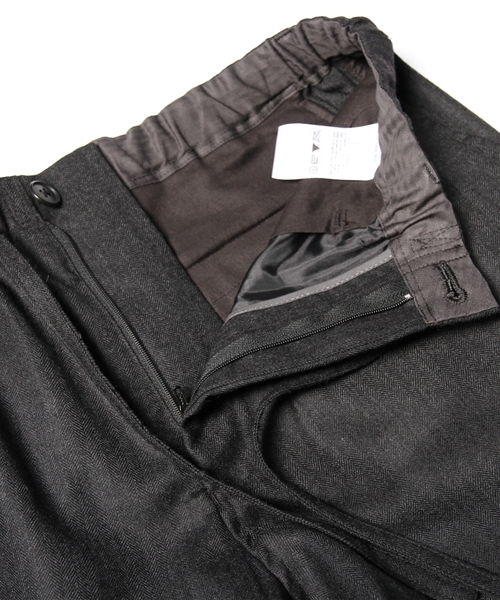 ADAM ET ROPE'（アダムエロペ）の「ウールヘリンボン　S100 イージーパンツ（その他パンツ・メンズ・グレー/ブラウン系その他/ブラック系その他・MEDIUM/LARGE）」の10枚目の写真