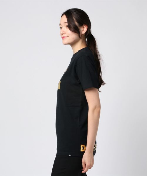 DC(ディーシー)の「半袖Tシャツ DC 5126J930W(Tシャツ/カットソー・レディース・ブラック×ゴールド/ホワイト×ゴールド・S/M)」の3枚目の写真