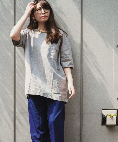 ARCHIVER(アーカイバ)の「【Ir】綿麻Tシャツ(Tシャツ/カットソー・レディース・ホワイト/ネイビー/カーキ/サックスブルー/モカ・MEDIUM/LARGE/X-LARGE)」の4枚目の写真