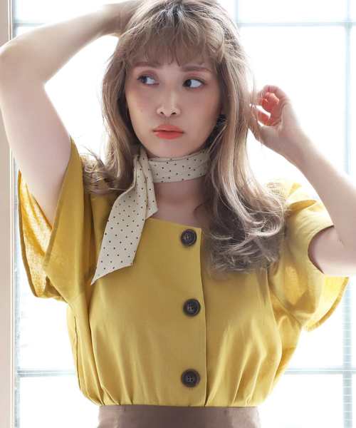 one after another NICE CLAUP(ワンアフターアナザーナイスクラップ)の「スカーフ付麻混ブラウス(シャツ/ブラウス・レディース・ブラック/イエロー/アイボリー/モカ・FREE)」の15枚目の写真