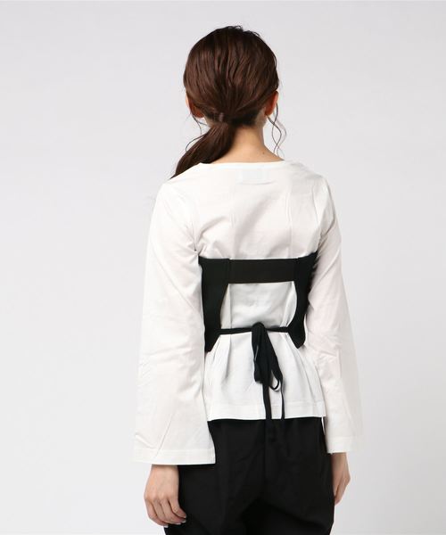 STUDIOUS(ステュディオス)の「【STUDIOUS】ニットビスチェ × コットンロングTee(Tシャツ/カットソー・レディース・ブラック/カーキ・FREE)」の4枚目の写真