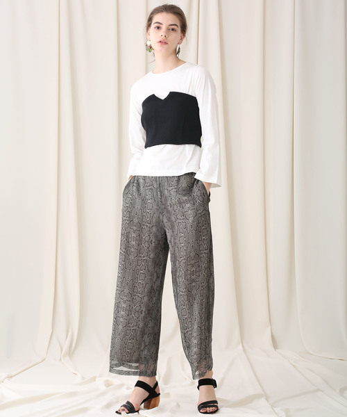 STUDIOUS(ステュディオス)の「【STUDIOUS】ニットビスチェ × コットンロングTee(Tシャツ/カットソー・レディース・ブラック/カーキ・FREE)」の6枚目の写真