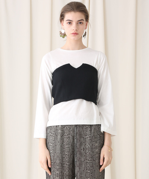 STUDIOUS(ステュディオス)の「【STUDIOUS】ニットビスチェ × コットンロングTee(Tシャツ/カットソー・レディース・ブラック/カーキ・FREE)」の11枚目の写真