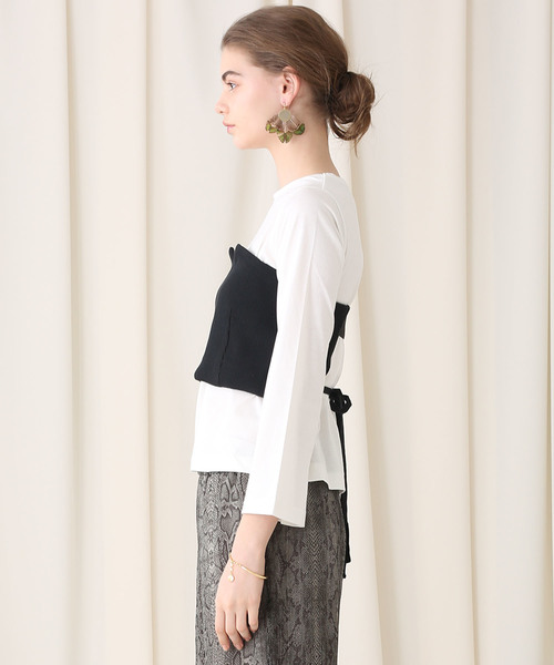 STUDIOUS(ステュディオス)の「【STUDIOUS】ニットビスチェ × コットンロングTee(Tシャツ/カットソー・レディース・ブラック/カーキ・FREE)」の12枚目の写真