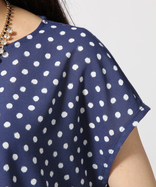 GLOBAL WORK(グローバルワーク)の「【GLOBAL WORK】フロントフハクTフレンチスリーブ/546491(Tシャツ/カットソー・レディース・ブルー/ネイビー/ブラック/グレー・LARGE/MEDIUM/SMALL)」の15枚目の写真