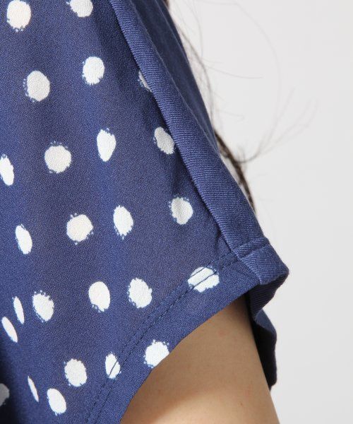 GLOBAL WORK(グローバルワーク)の「【GLOBAL WORK】フロントフハクTフレンチスリーブ/546491(Tシャツ/カットソー・レディース・ブルー/ネイビー/ブラック/グレー・LARGE/MEDIUM/SMALL)」の16枚目の写真