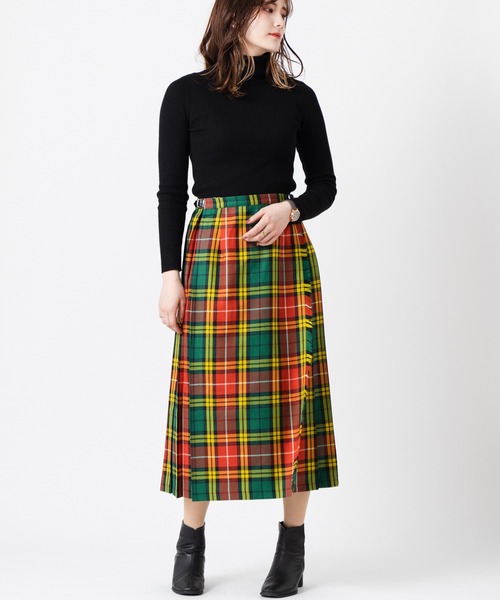 O'NEIL of DUBLIN（オニールオブダブリン）の「O'Neil of Dublin 別注クラシックモデル ウーステッドウール 100% キルトスカート ロング 83cm（スカート・レディース・ブラック×ブルー/ライトグレー/ベージュ/ダークネイビー/ブルーグリーン/チャコール/アイボリー/パープル/グレー/グリーン/ブルー系その他/カーキ/ダークグリーン/キャメル/ブラウン系その他/オリーブ/コーラル/ブラウン/パープル系その他/ライトブルー/ライトパープル/レッド/ライトブラウン・12/10/8/14/6）」の22枚目の写真