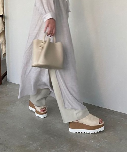 chuclla（チュクラ）の「【chuclla】Platform back-strap open-toe sandal sb-6 chs55（サンダル・レディース・アイボリー/ブラック・36/37/38/39/35）」の5枚目の写真