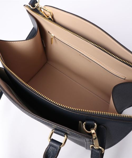 & chouette（アンドシュエット）の「新型2wayハンドバッグ（ハンドバッグ・レディース・ブラック/ネイビー/ブラウン/オフホワイト/ピンク/グリーン・FREE）」の9枚目の写真